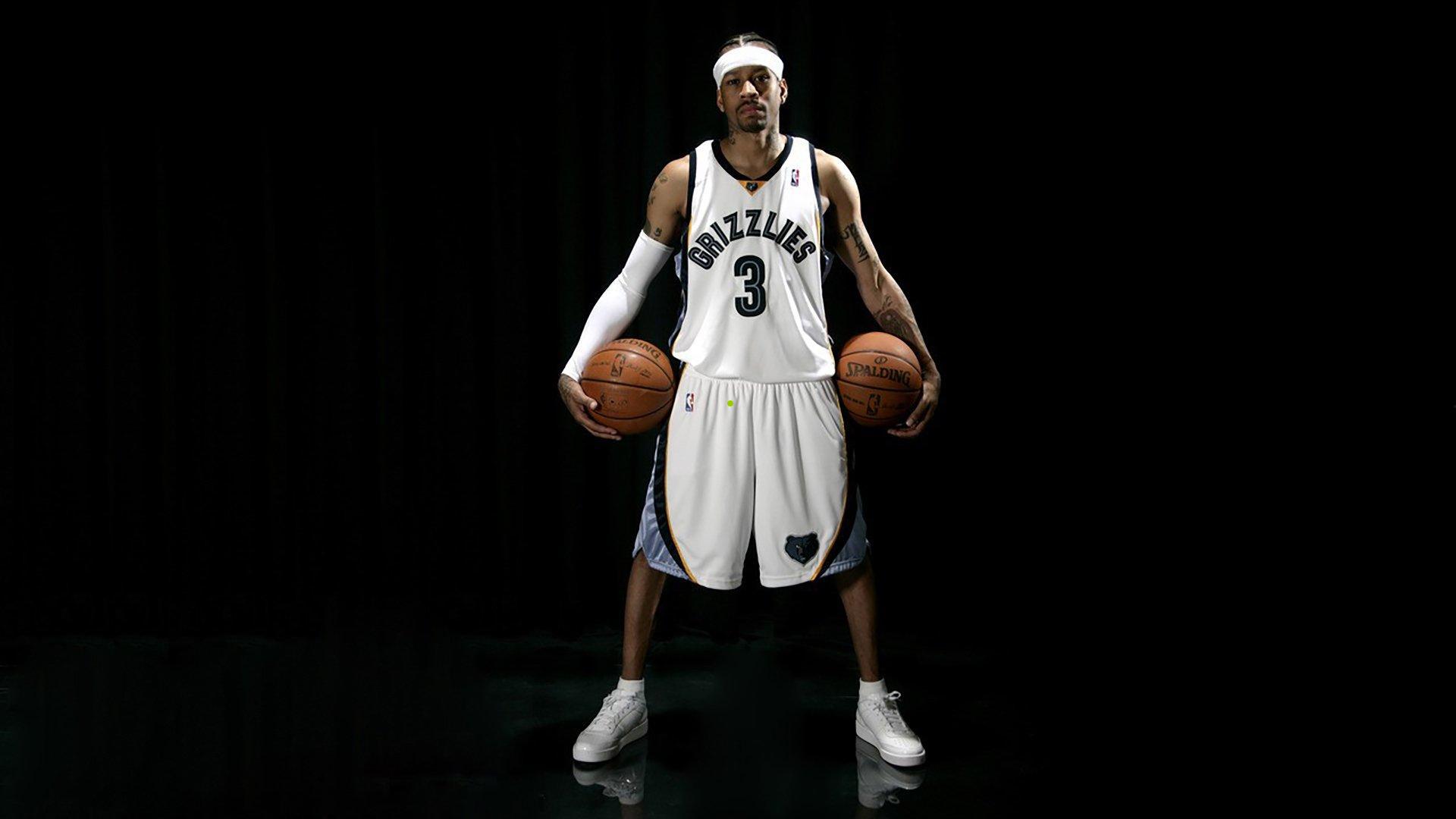 詹姆斯前三节贡献16分13篮板全面数据 湖人队赛事紧张进行